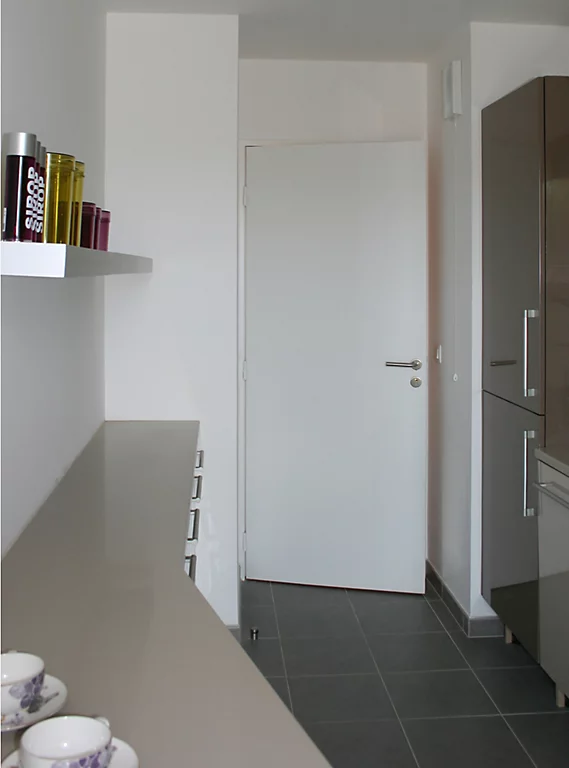 Castorama Bloc-porte Isolant Prépeint H.204 X L.83 Cm, Poussant Droit 1 Castorama Bloc-porte Isolant Prépeint H.204 X L.83 Cm, Poussant Droit