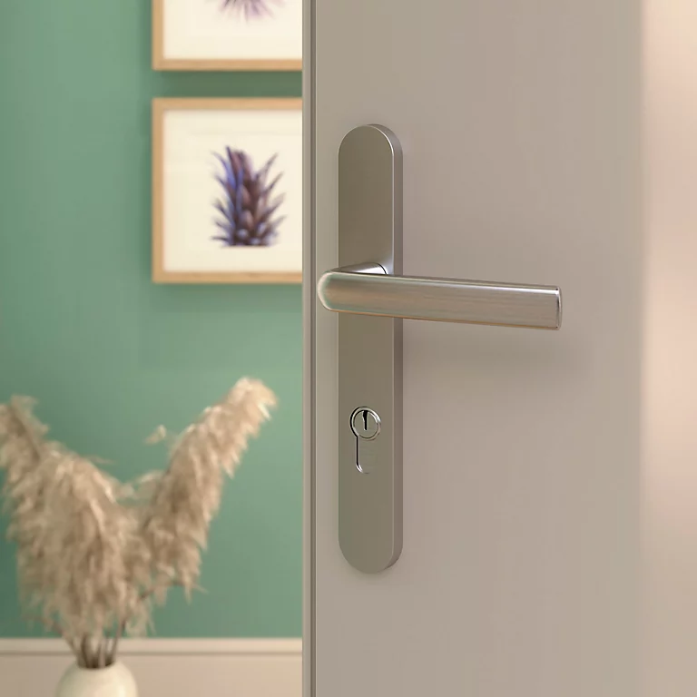 Castorama Ensemble Poignée Sur Plaque Incurvé GoodHome Primel Effet Nickel Satin Gris L.126mm X L.33mm Entraxe 195mm 1 Castorama Ensemble Poignée Sur Plaque Incurvé GoodHome Primel Effet Nickel Satin Gris L.126mm X L.33mm Entraxe 195mm