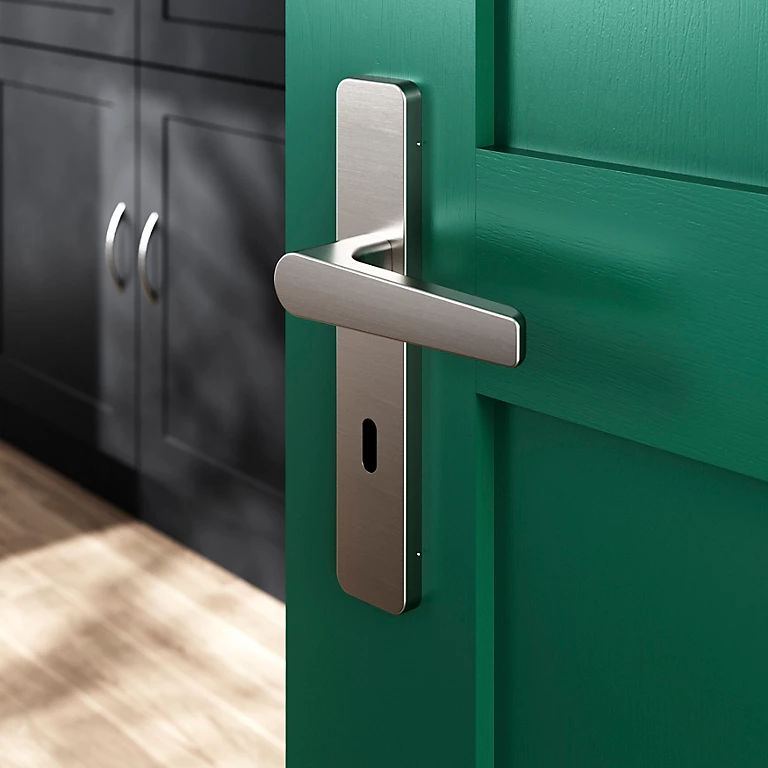 Castorama Ensemble Poignée Sur Plaque Rectangulaire Serrure GoodHome Kerver Effet Nickel Satin Gris L.128mm X L.42mm Entraxe 165-195mm 1 Castorama Ensemble Poignée Sur Plaque Rectangulaire Serrure GoodHome Kerver Effet Nickel Satin Gris L.128mm X L.42mm Entraxe 165-195mm