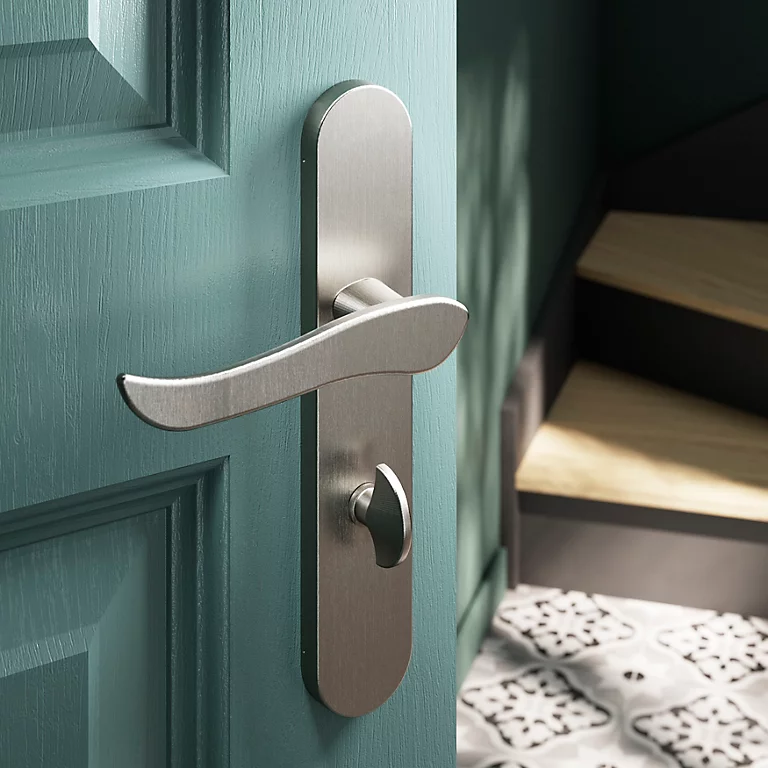 Castorama Ensemble Poignée Sur Plaque Rond à Condamnation GoodHome Armel Effet Nickel Satin Gris L.130mm X L.42mm Entraxe 165-195mm 1 Castorama Ensemble Poignée Sur Plaque Rond à Condamnation GoodHome Armel Effet Nickel Satin Gris L.130mm X L.42mm Entraxe 165-195mm