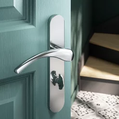 Castorama Ensemble Poignée Sur Plaque Rond à Condamnation GoodHome Ruis Effet Chromé Gris L.138.5mm X L.42mm Entraxe 165-195mm