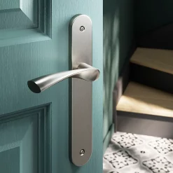 Castorama Ensemble Poignée Sur Plaque Rond GoodHome Breage Effet Nickel Satin Gris L.120.5mm X L.40mm Entraxe 195mm