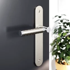 Castorama Ensemble Poignée Sur Plaque Rond GoodHome Brigg Effet Chrome Et Nickel Satin Gris L.132mm X L.40mm Entraxe 195mm