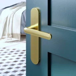 Castorama Ensemble Poignée Sur Plaque Rond GoodHome Garlan Effet Laiton Satin Doré L.125mm X L.42mm Entraxe 165-195mm