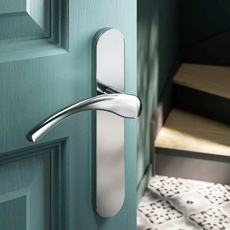 Castorama Ensemble Poignée Sur Plaque Rond GoodHome Ruis Effet Chromé Gris L.138.5mm X L.42mm Entraxe 165-195mm 1 Castorama Ensemble Poignée Sur Plaque Rond GoodHome Ruis Effet Chromé Gris L.138.5mm X L.42mm Entraxe 165-195mm