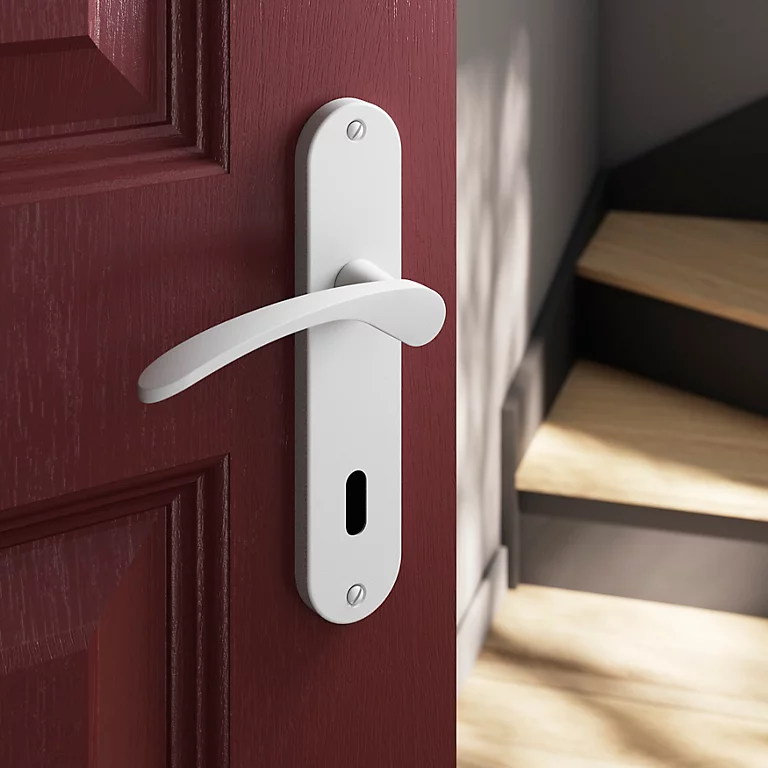 Castorama Ensemble Poignée Sur Plaque Rond Serrure GoodHome Beare Mat Blanc L.110.5mm X L.40mm Entraxe 165mm 1 Castorama Ensemble Poignée Sur Plaque Rond Serrure GoodHome Beare Mat Blanc L.110.5mm X L.40mm Entraxe 165mm