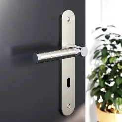 Castorama Ensemble Poignée Sur Plaque Rond Serrure GoodHome Brigg Effet Chrome Et Nickel Satin Gris L.132mm X L.40mm Entraxe 195mm