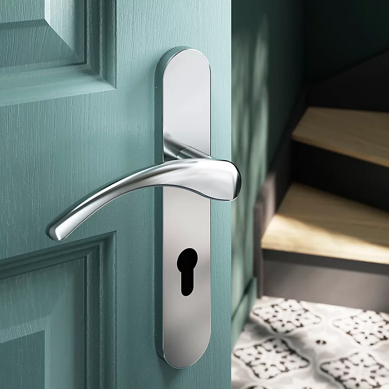 Castorama Ensemble Poignée Sur Plaque Rondcylindre GoodHome Ruis Effet Chromé Gris L.138.5mm X L.42mm Entraxe 165-195mm 1 Castorama Ensemble Poignée Sur Plaque Rondcylindre GoodHome Ruis Effet Chromé Gris L.138.5mm X L.42mm Entraxe 165-195mm